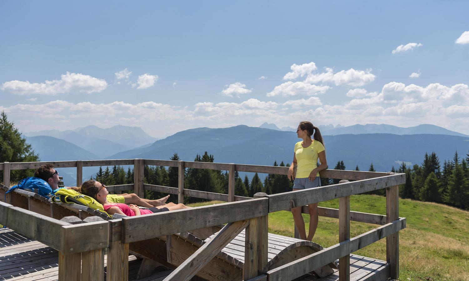 Nature solariums with spectacular views of the South Tyrolean mountains